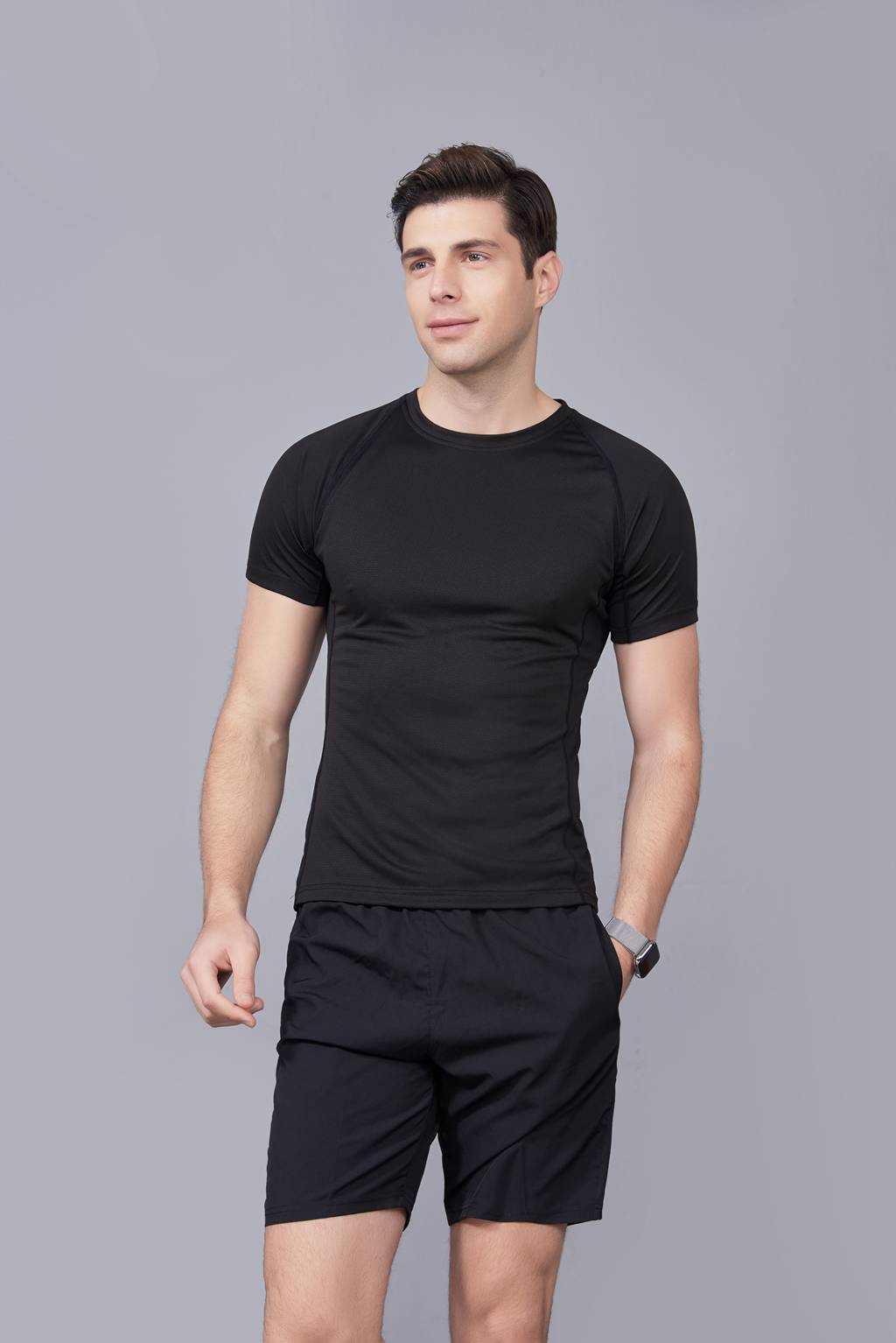 純色T恤  簡約大方經(jīng)典時尚  黑色