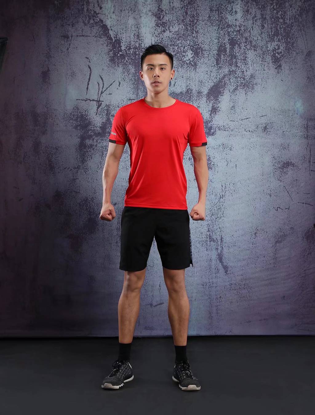 春夏新品 圓領(lǐng)短袖T恤 時尚運動文化衫 大紅色