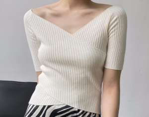 v領是什么樣子的？訂做v領衣服的優點有哪些呢？